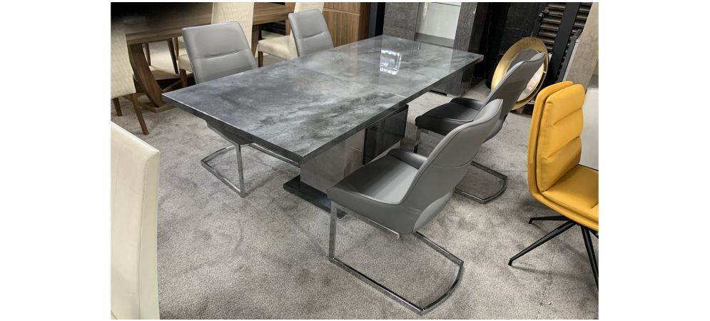 2m outlet round table